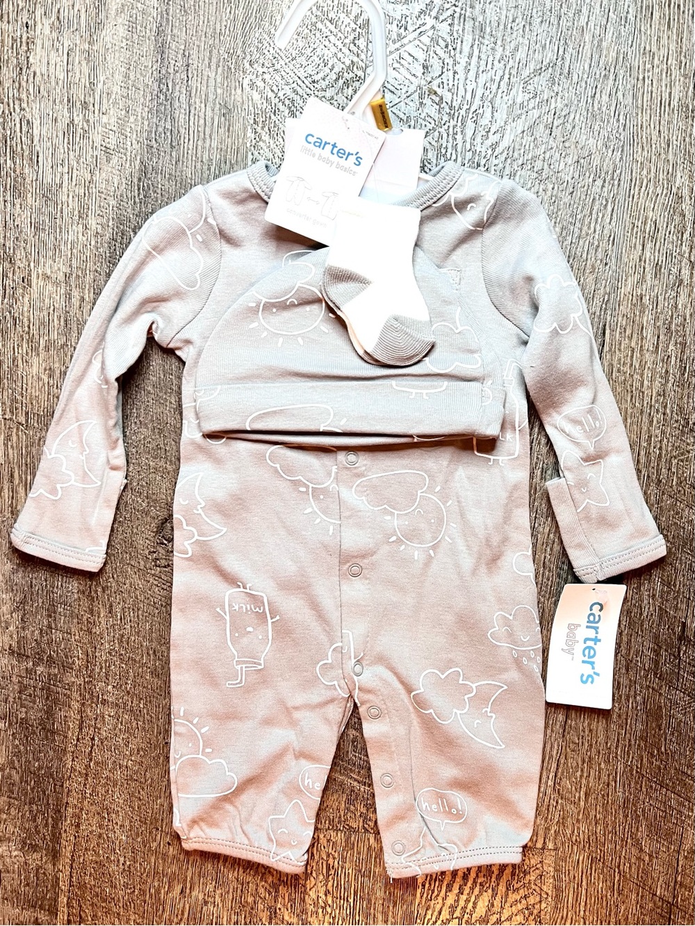 Carter’s Baby Newborn 3 Piece Romper & Socks Set NWT